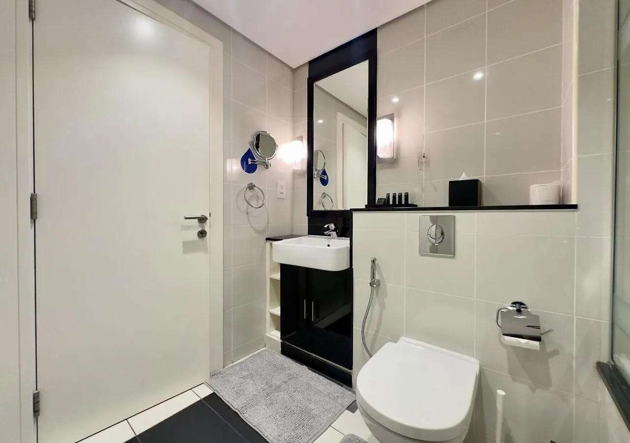 Quickstay Homes - Spacious 1Br Retreat-Cour Jardin Dubai